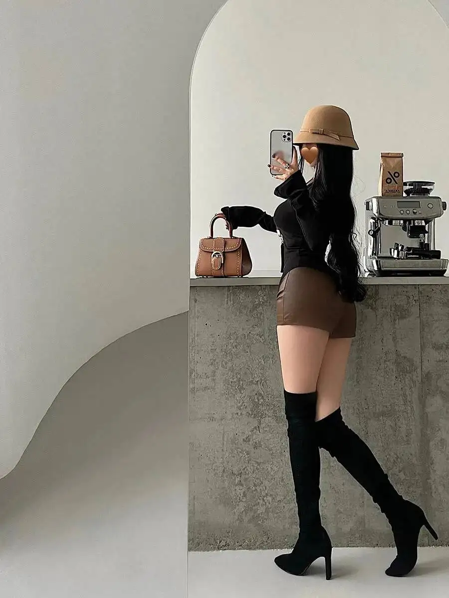 Spicy Girl Sexy Hochgeschnittene Enge Figurformende Elastische Hüftbetonte PU-Leder-Shorts Heiße Mode Sexy Damen-Shorts 2025 Neu Süß IN40