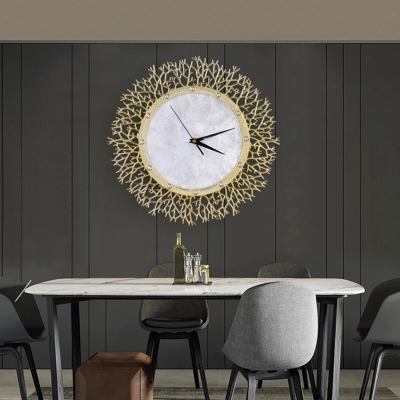 Fancy Luxury Silent Wall Clock Classic Round Modern Metal Wall Clock European Gold Design Orologio Da Parete Live Room Decor