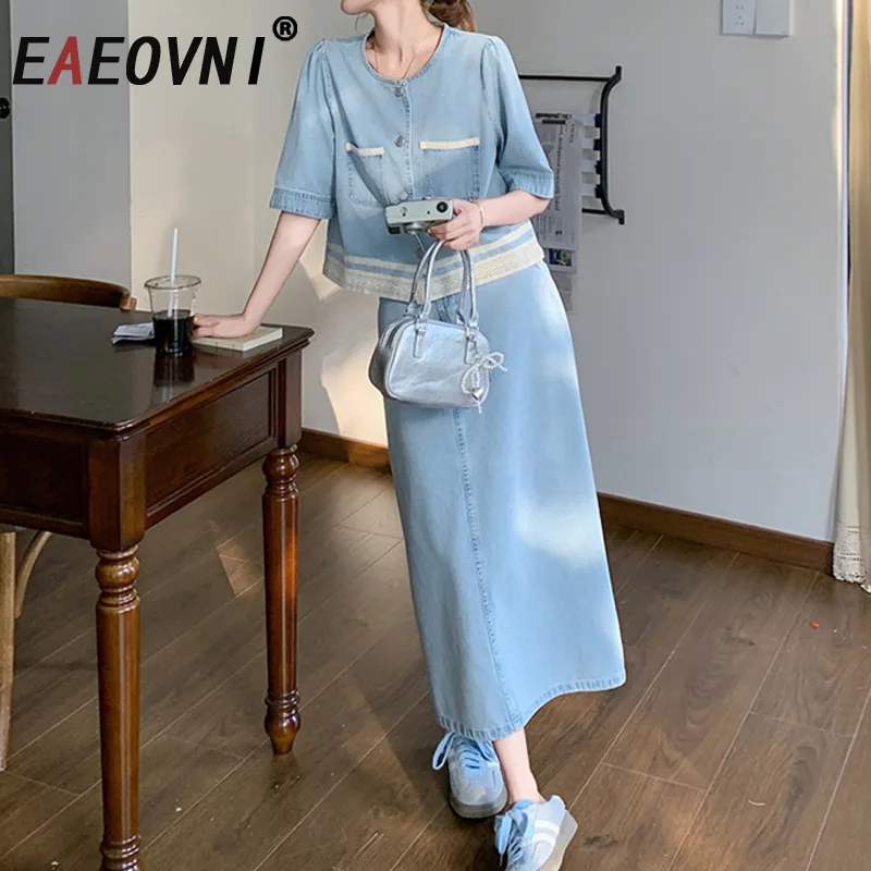 

EAEOVNI Джинсовый женский модный комплект из 2 предметов, кружевная куртка на пуговицах + длинная юбка трапециевидной формы, повседневная летняя новая одежда 2025 г. 1A1048
