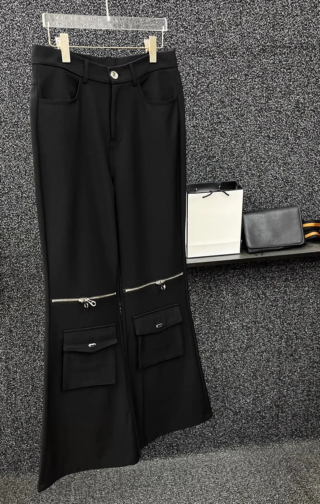 High-End-Cargohose mit mehreren Taschen für Jungen, 2025, Herbst, neuer Reißverschluss, High-Street-Hose, modische, vielseitige, lockere Micro-Schlaghose