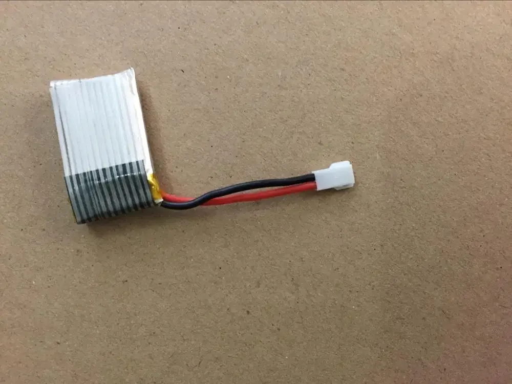 New3.7V بطارية ليثيوم أربعة محاور الطائرات 702030   بطارية الطائرات 602030   بطارية جيروسكوبية 300 مللي أمبير قابلة لإعادة الشحن ليثيوم أيون CellA جيدة