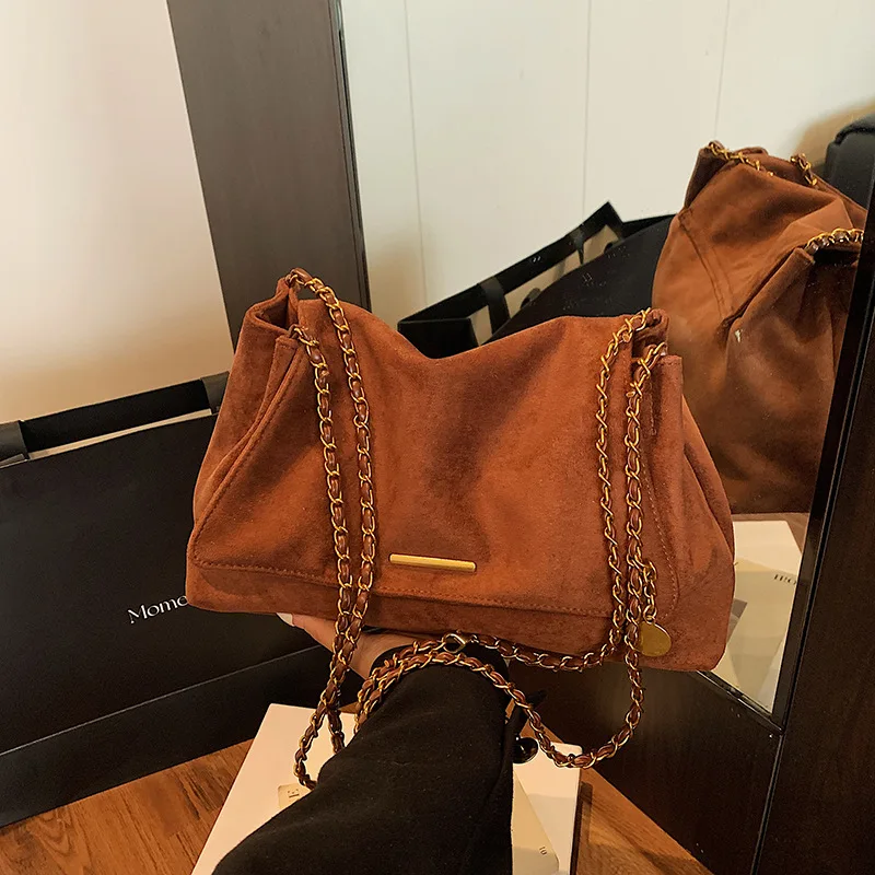 

2025 Autumn Winter Chain Underarm Bag, Chic Shoulder Purse for Women, Versatile Crossbody Tote, Minimalist Day to Night Bag