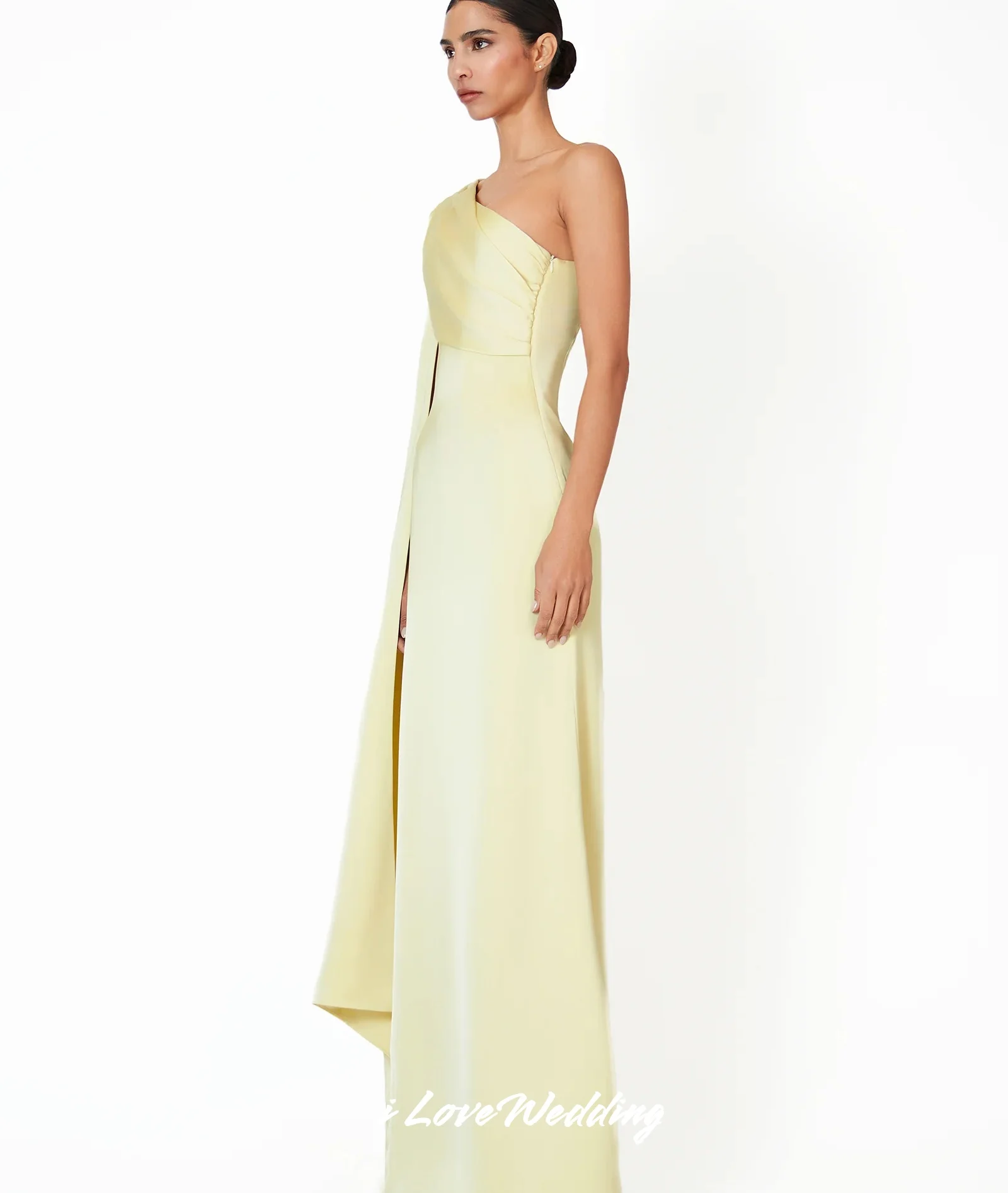 Hellgelbes One-Shoulder-Abendkleid 2025, Satin, ärmellos, Meerjungfrau-Schal, plissiert, bodenlang, Hochzeitskleid, individuell gestaltet