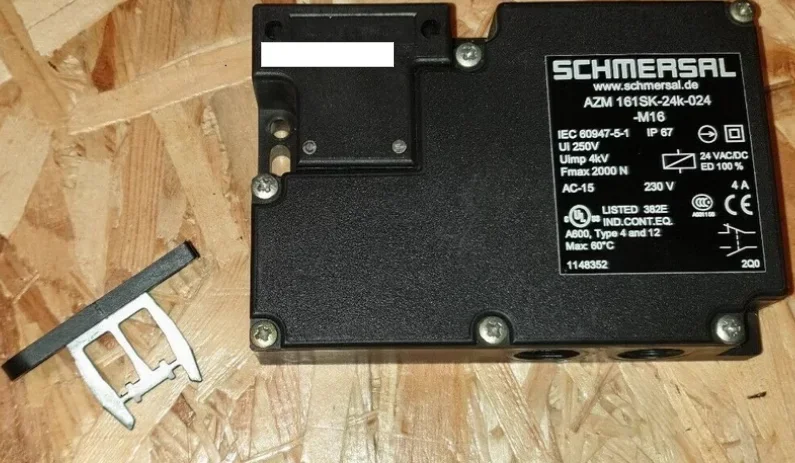 New SCHMERSAL security switch AZM 161SK-24K-024-M16 101148352