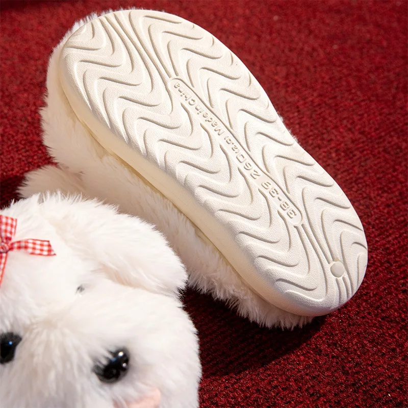 Urocze, puszyste kapcie z kreskówkowymi motywami, nowość 2025, ciepłe zimowe buty damskie, zabawne kapcie z miękkiego pluszu w kształcie psa, dziewczęce kapcie domowe na podłogę z bawełny.