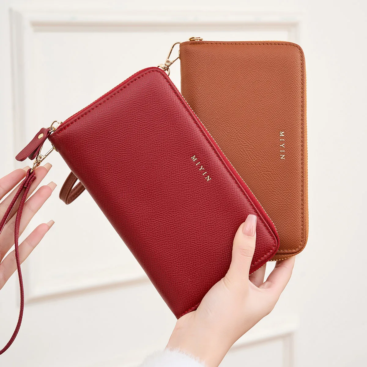 Women's Wallet RFID Shielded Leather Zipper Wallet Large Capacity Long Wallet Credit Card Clutch Travel Wallet with Wrist Strap