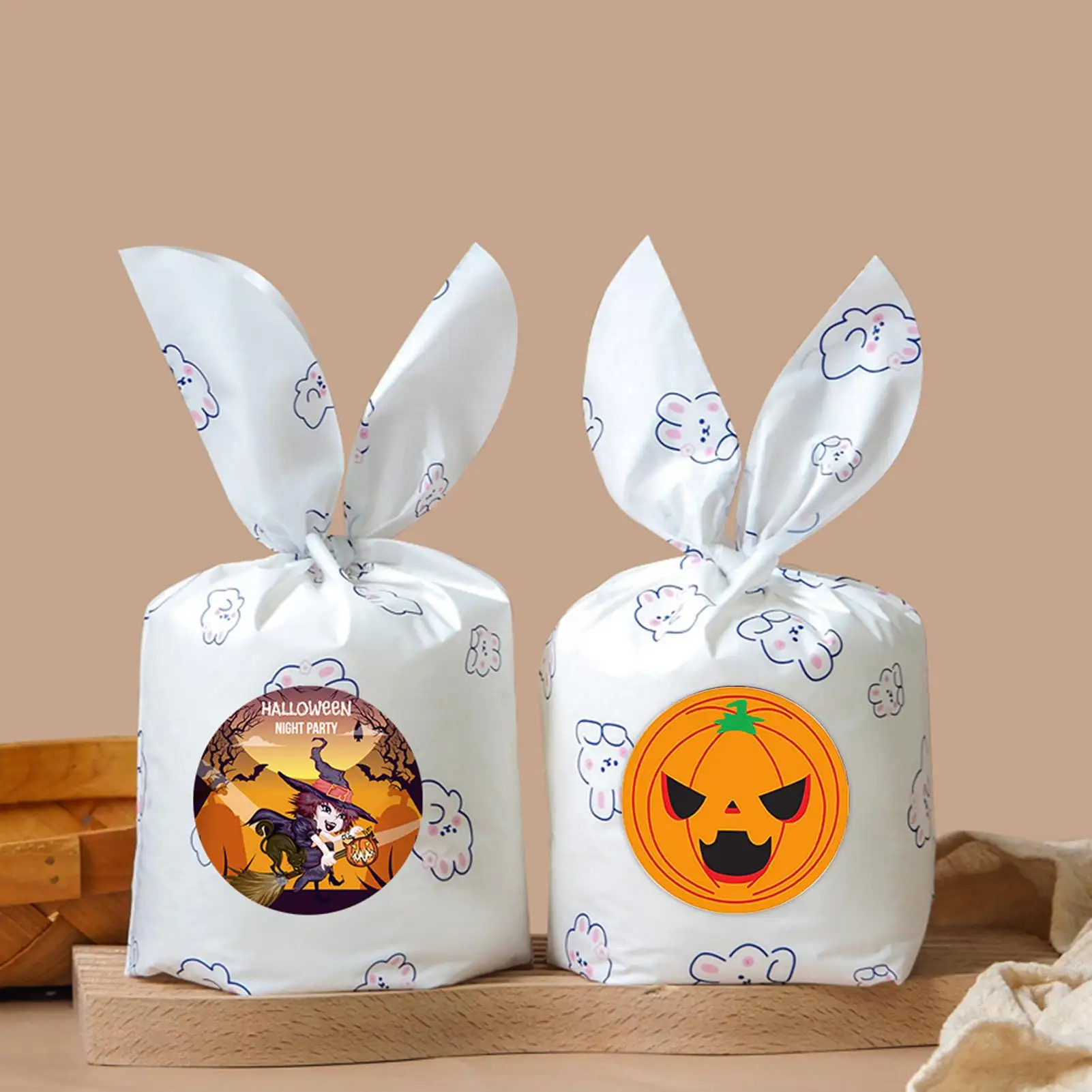 Halloween Stickers Roll Pumpkin Witch Castle Bat Stickers Adhesive Sealing Stickers Party Favors Round Sealing Labels Holiday
