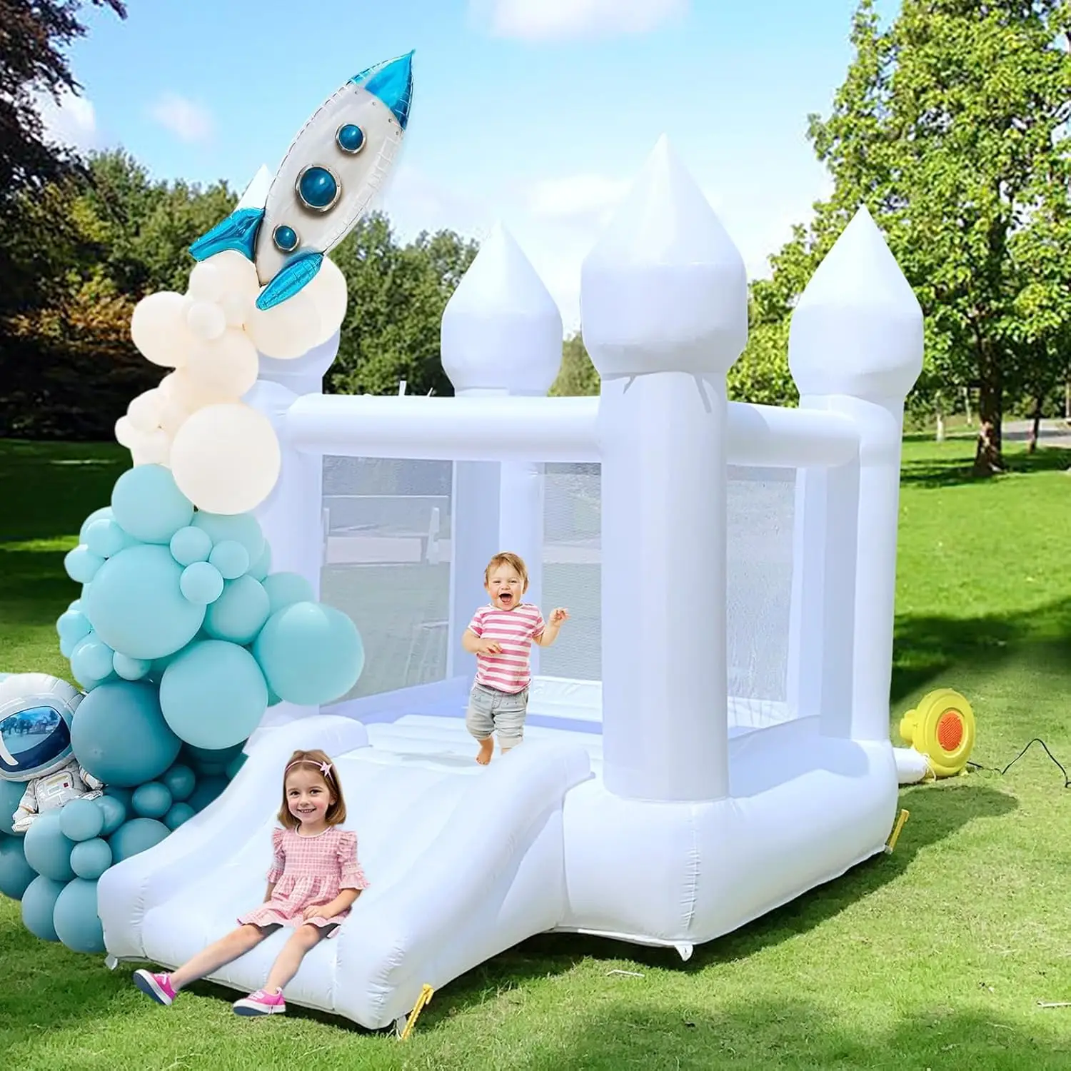 

Bounce House для детей на открытом воздухе, надувной замок для детей 2–8 лет, Оксфордский прыгающий домик для малышей с выдвижным воздушным шаром и воздуходувкой, 103 x 71 x