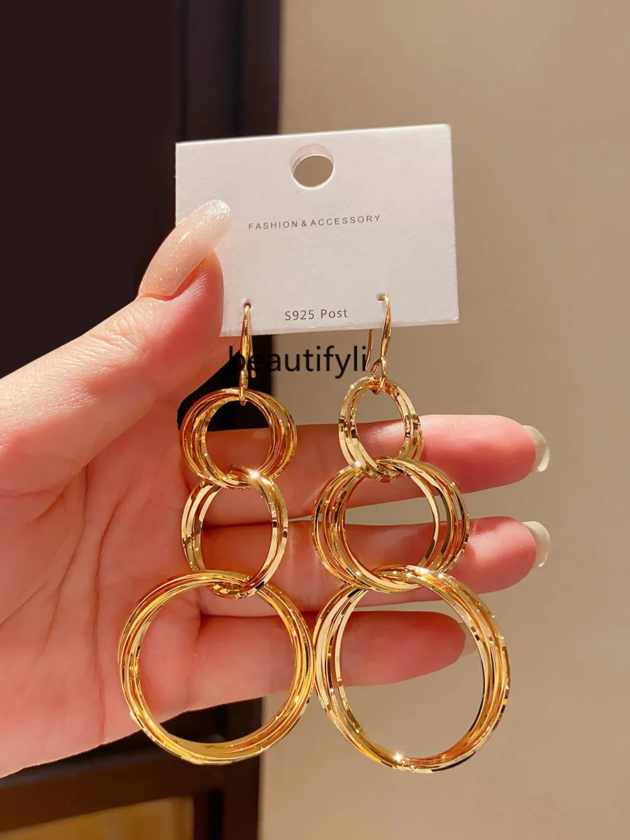 

Retro exaggerated metal cold wind exaggerated ear hook big earrings women's gold earrings