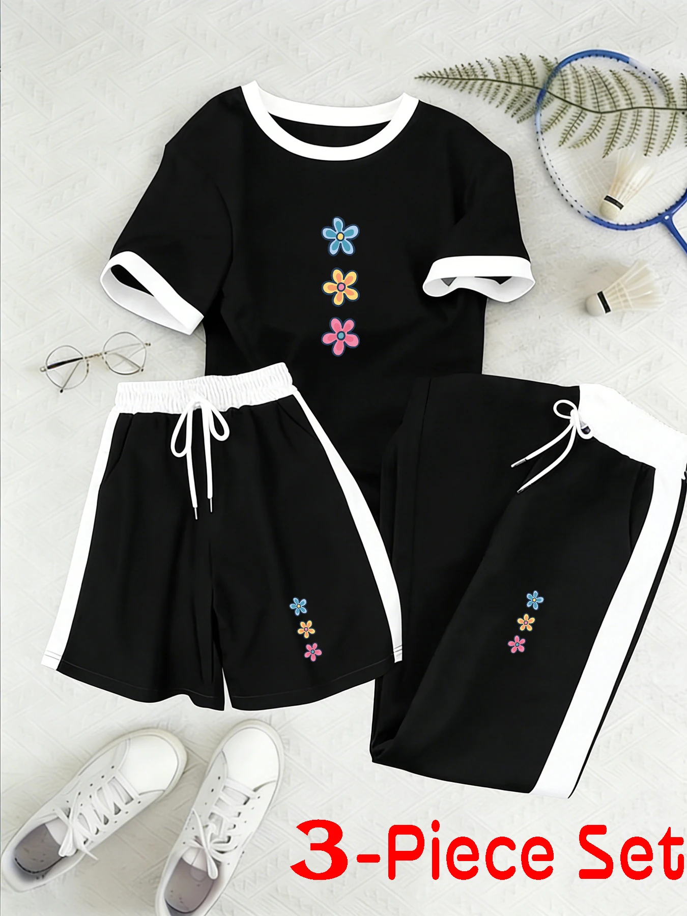 

Cute Ins-Style Floral Theme Three-Color Cartoon Floral Pattern Print Women's Three-Piece Set with Contrasting Edges, Short-Sleeve Top, Shorts, and Long Pants Set for Summer Daily Commute, Outings, Shopping, Versatile for Multiple Occasions, Casual and Ver