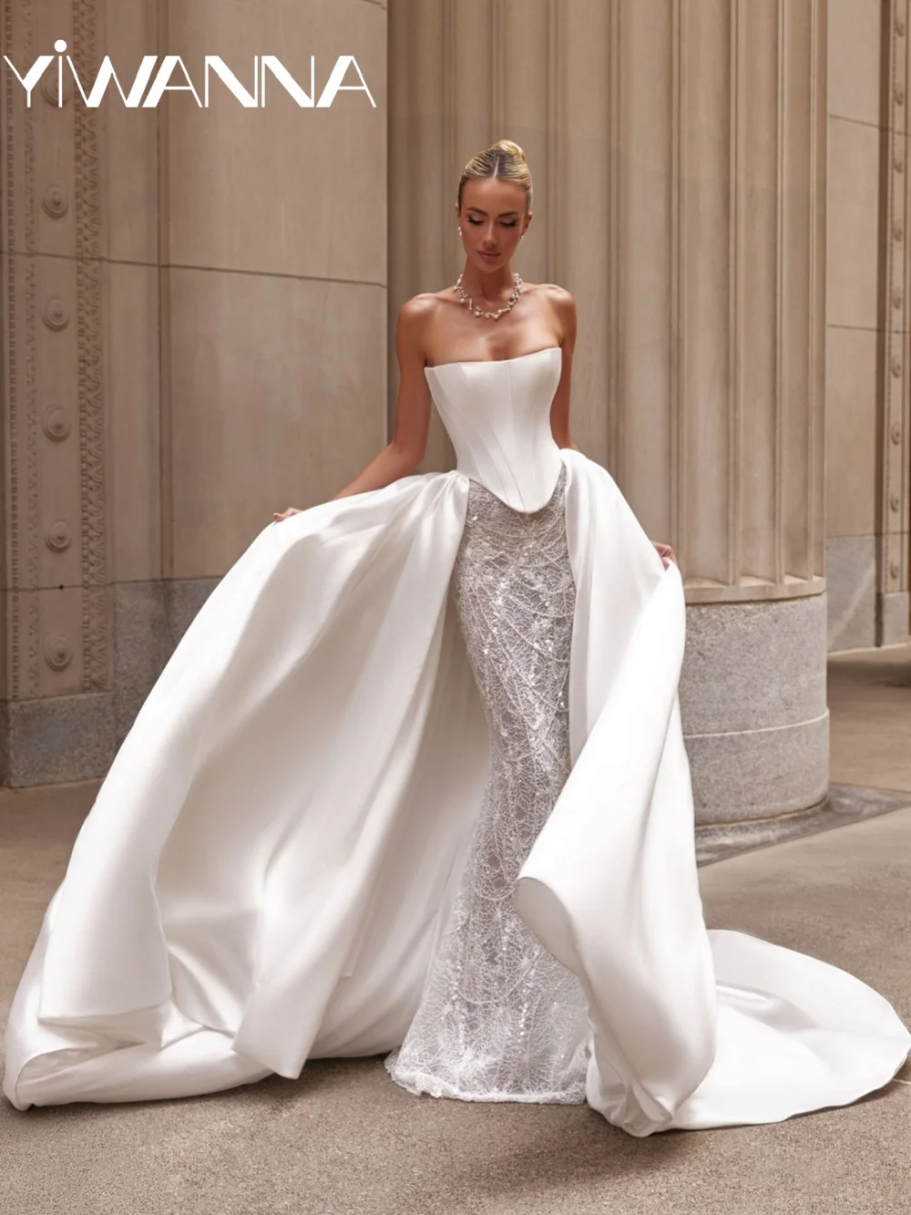 Perlenbesetztes Korsett-Spitzenhochzeitskleid mit abnehmbarer Schleppe, elegantes, trägerloses Satin-Brautkleid, neue maßgeschneiderte Kleider für die Braut