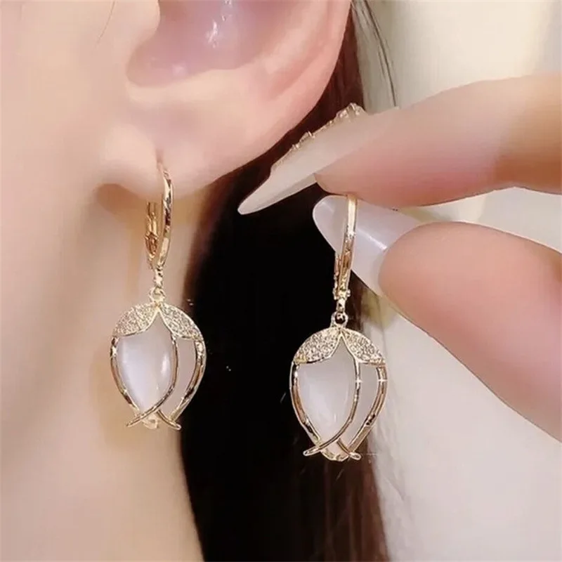 Korean Fashion Elegant Shiny Crystal Earrings For Women Cat Eye Stone Earrings 2024 Trendy Luxury Vintage Jewelry Party Gifts