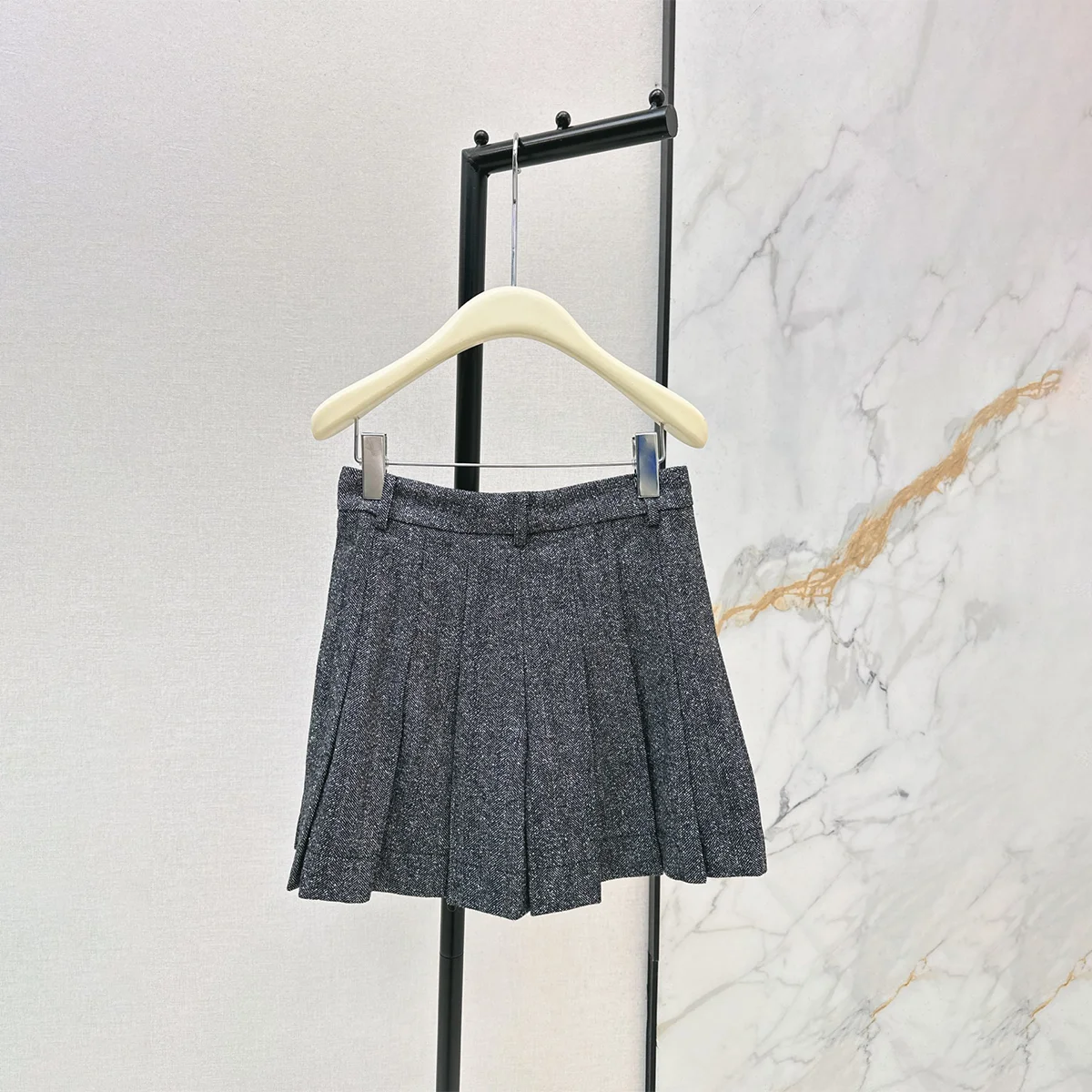 2026 High quality women's high waist slimming college style versatile short skirt--hb723
