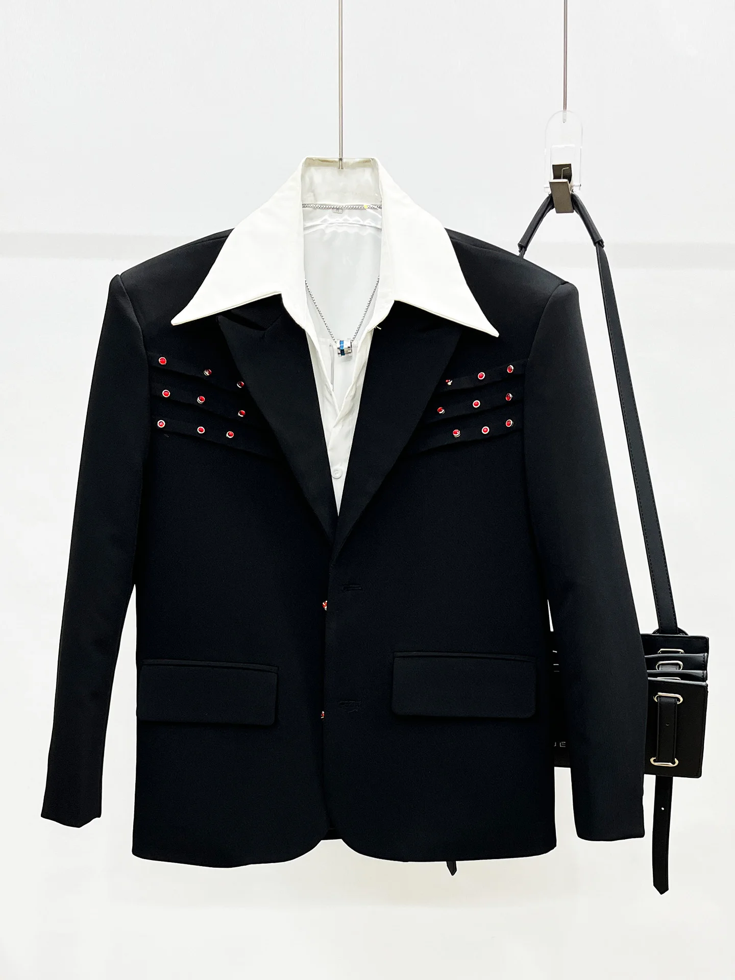 

Korean Sle Loose Fit Diamond Embellied Bla Suit Jaet for Men oulder Padded Faionable Casual Wear Daily Use