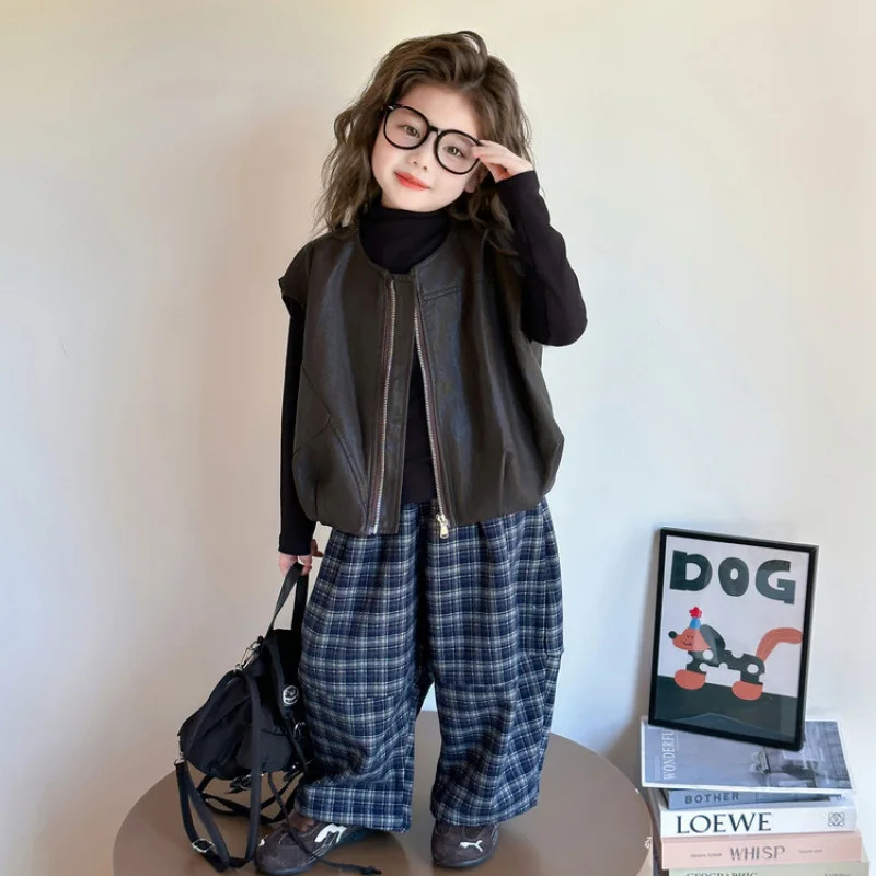 

Children's Leather Vest Set for Spring2026Stylish and fashionable spring outfit for baby girls, plaid casual pants three-piece s
