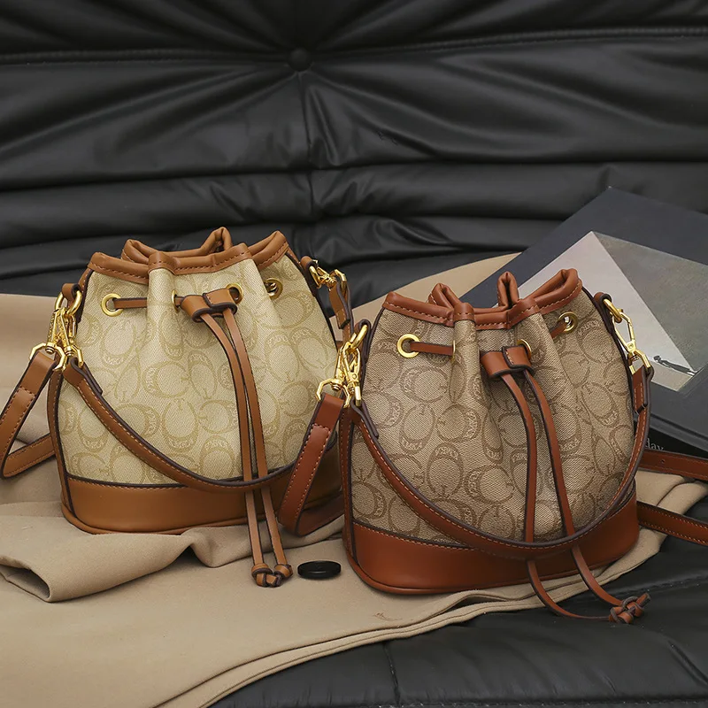 

2025 Fashion Popular Drawstring Bucket Women's Bag - Women's Light Luxury Retro Design, Versatile Shoulders & Messenger Handbags