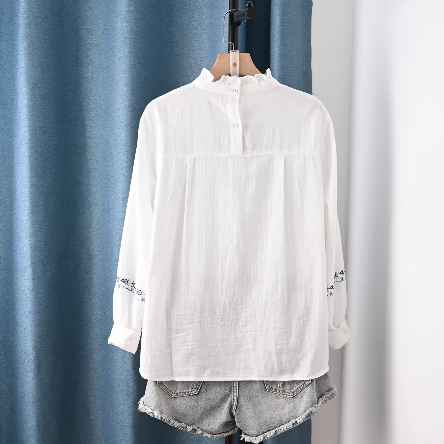 Camisas blancas bohemias para mujer, blusas de manga larga con bordado de flores y cuello levantado de hilo de algodón de otoño 2026
