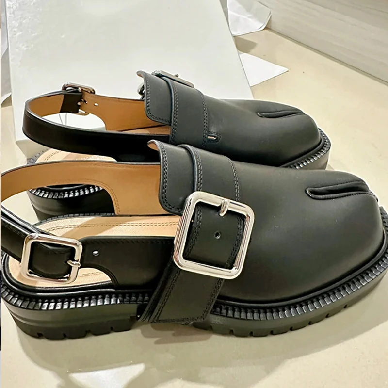 2026 Women's Split-toe Shoes Luxury Designer Autumn Flat Shoes Men's Split-toe Flat Heel Back Empty Casual Single Shoes 35-45