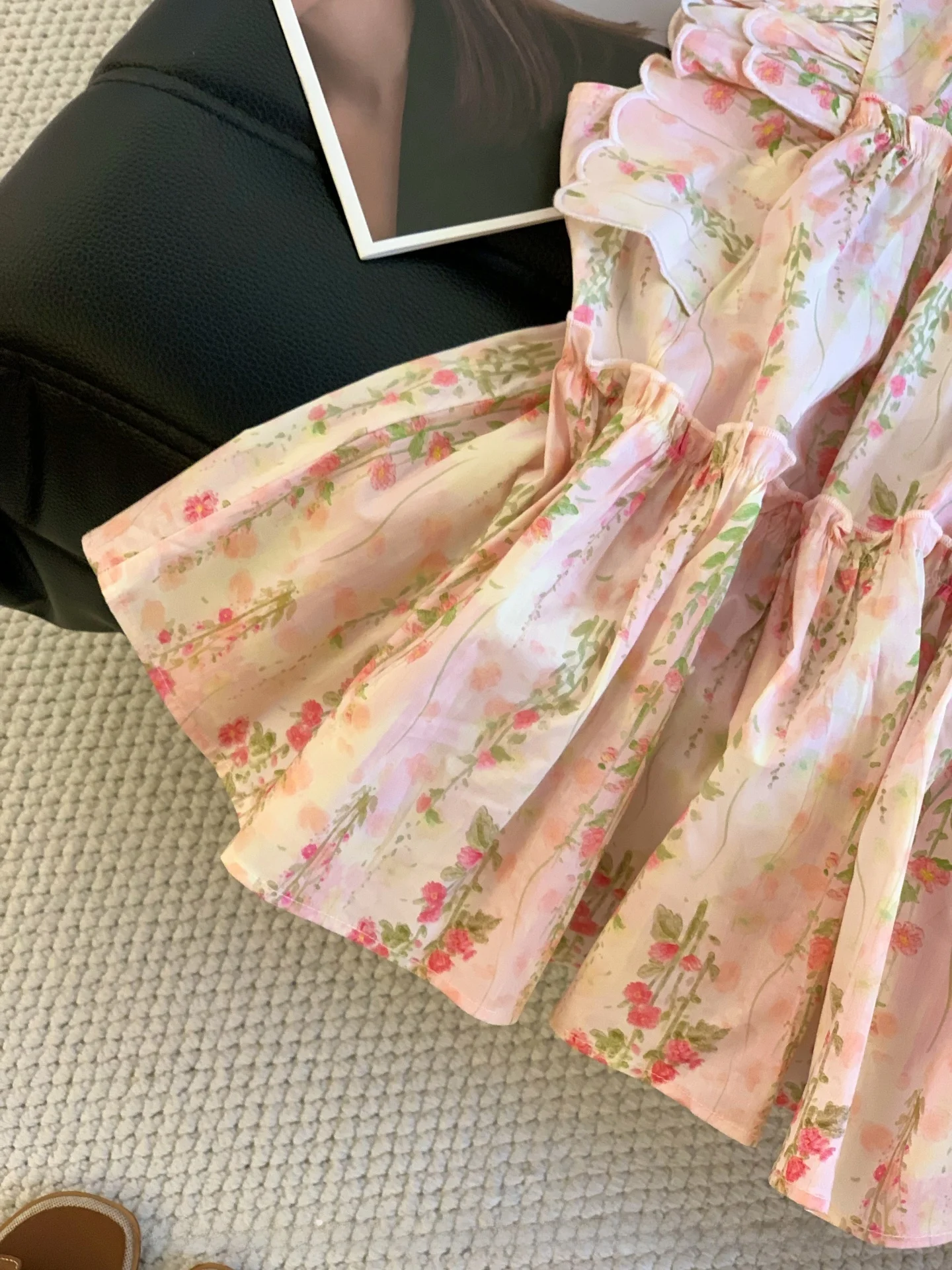 Franse Sle losse pasvorm bloemenprint irt dames zomer 2025, Svel opstaande kraag, gingham ontwerp, super schattige top