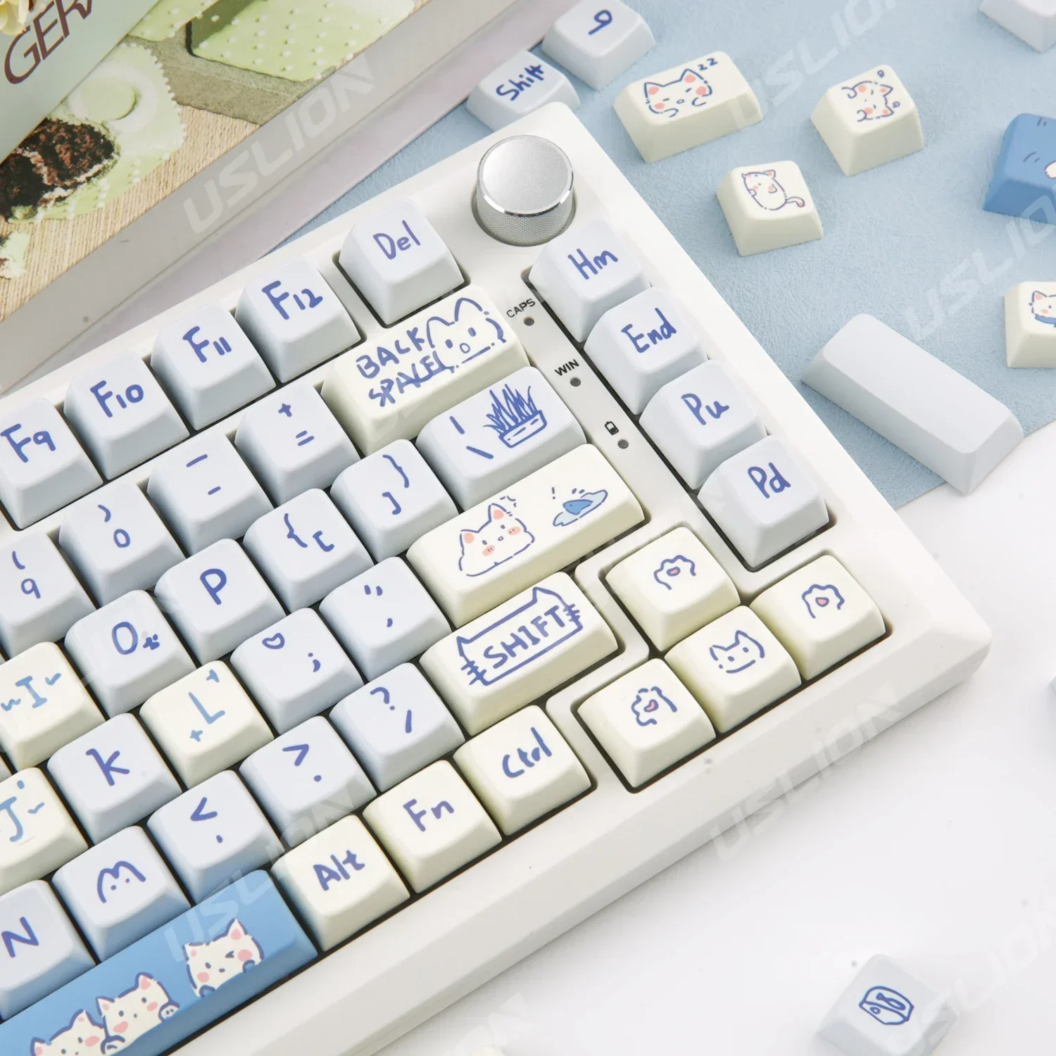 147 keys Cute Cartoon Blue White Cat Keycaps MDA Profile KeyCaps Scrawl English For 61/64/68/84/75/87/96/104 Mechanical Keyboard