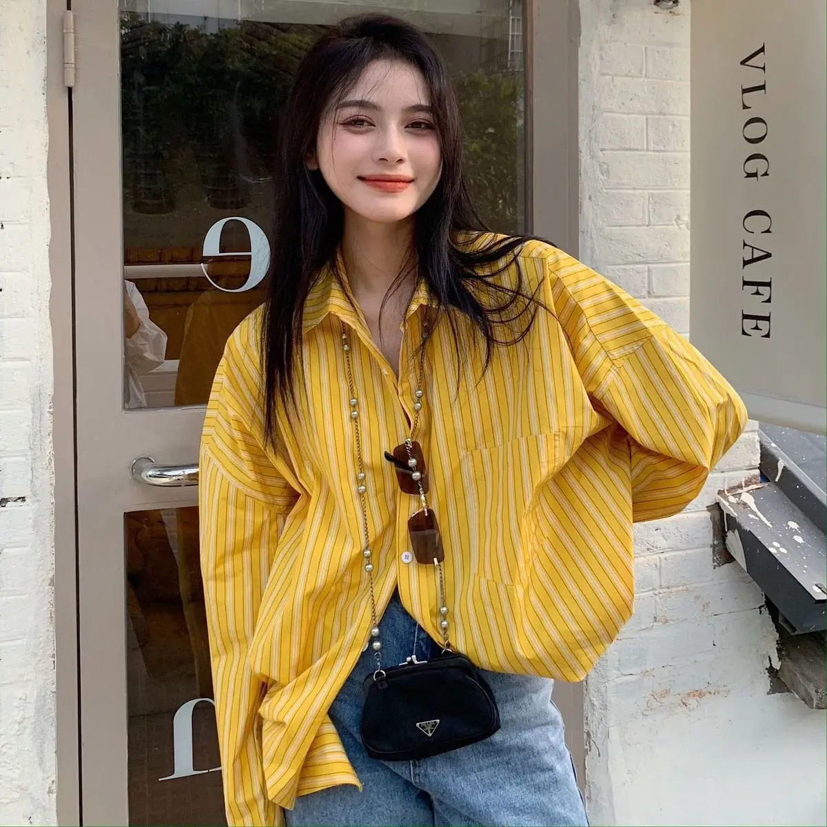 أزرار صيفية كاجوال على الموضة الكورية فضفاضة واحدة الصدر مخططة بأكمام طويلة مريحة وسهلة قريبة من الأشخاص البرية حية #1