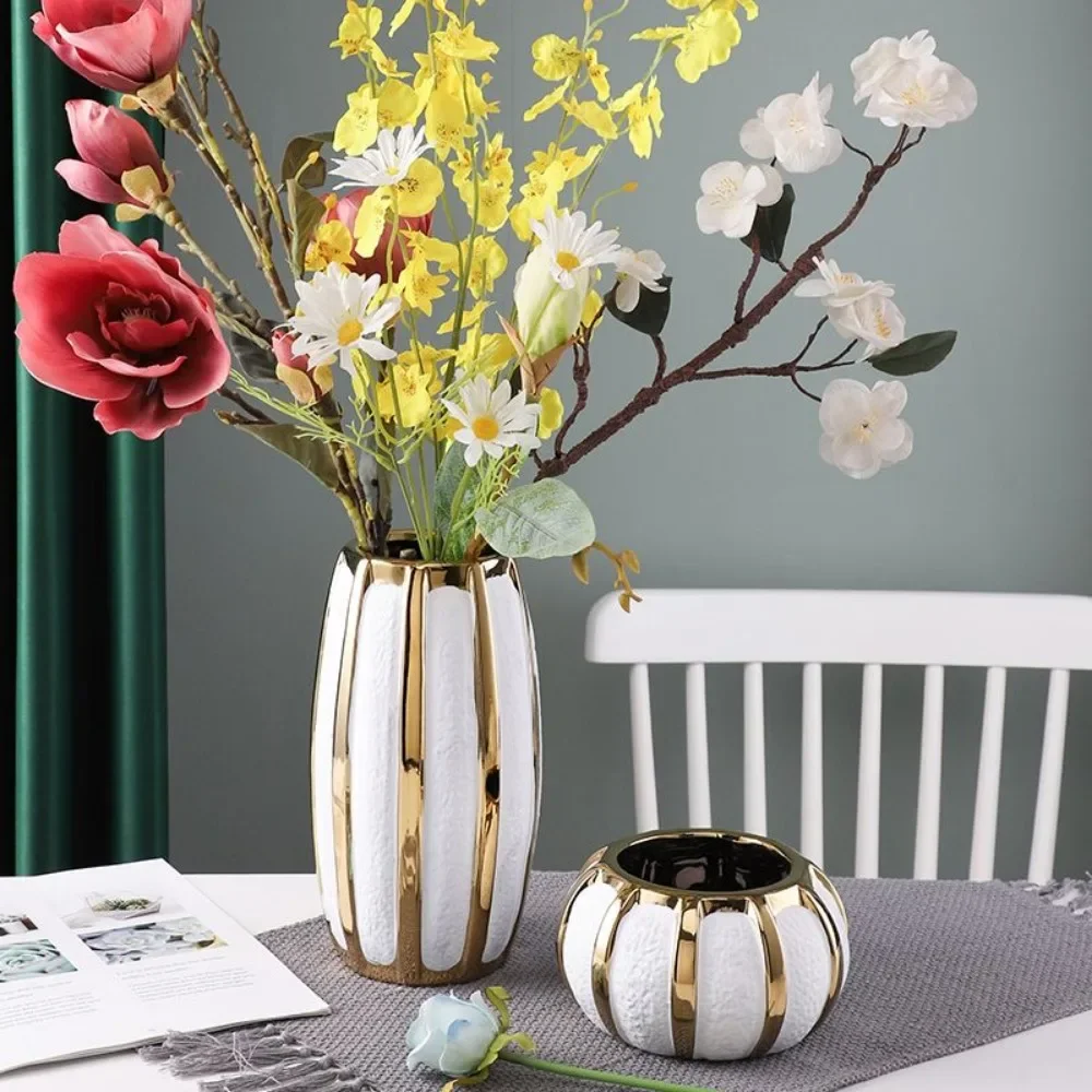 Light Luxury Vase Decoration Ceramic Vase White Gold Painted Ceramic Flower Pot Tabletop Vase for Wedding Dining Room Decor