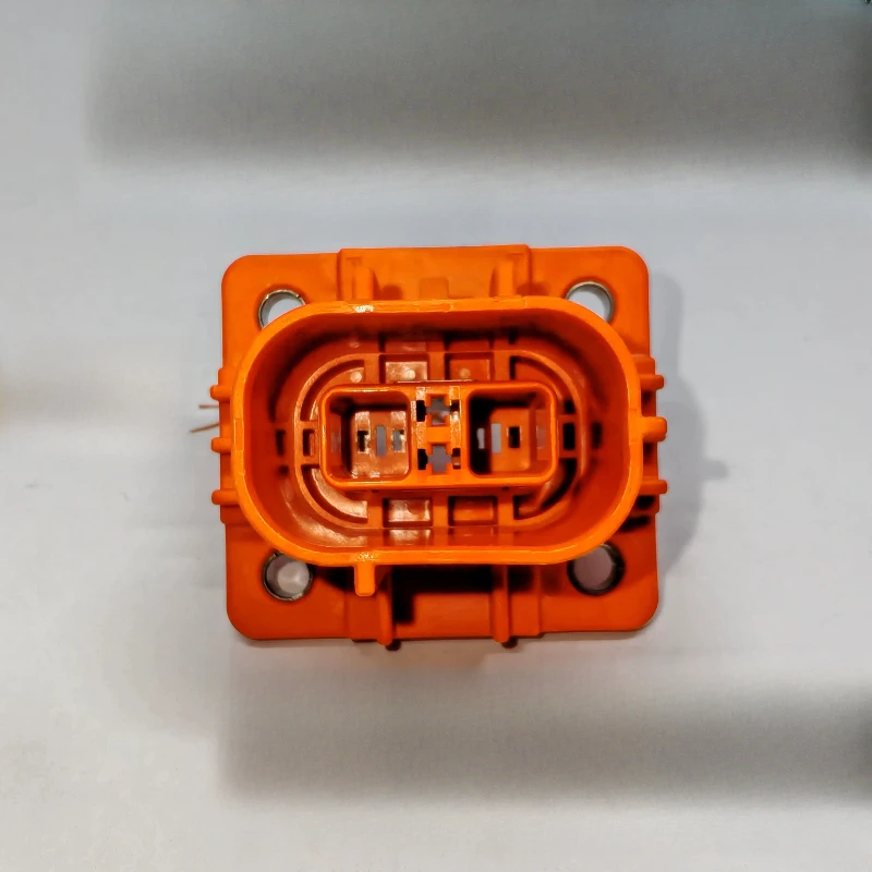 1PCS New energy tram 2-in-1 two-way on-board power supply Charger DC-DC socket connector Type H