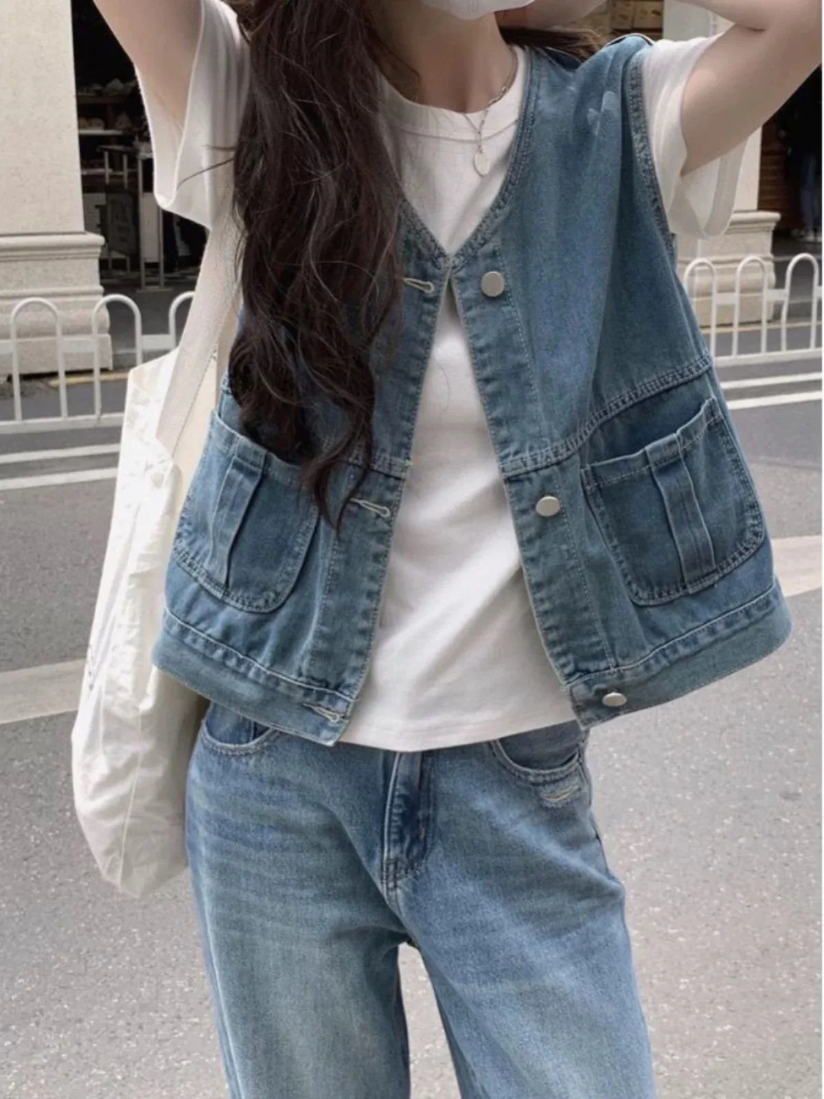 

Жилеты Жилеты Тонкий женский жилет Y2K Женский осенний кожаный байкерский жилет на молнии с заклепками и застежкой-кнопкой Рок-мотоциклист Панк Ins