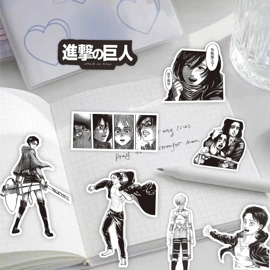 75 قطعة من ملصقات Attack on Titan - شارات Levi وEren وMikasa باللون الأسود والأبيض (متجر Anime Worlds)