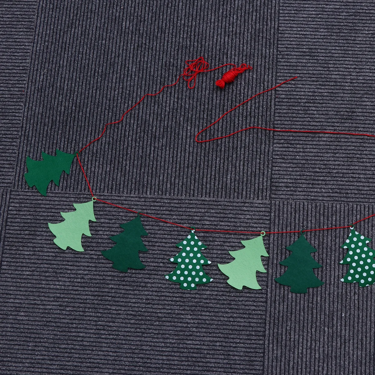 

Christmas Tree Shaped Felt Banner Garland Hanging Decor For Kids Room Home Party Wall Decoration Christmas Bunting