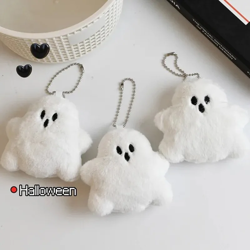 سلسلة مفاتيح شبح الهالوين سلسلة مفاتيح دمية بيضاء قطيفة حقيبة مدرسية لطيفة قلادة إكسسوارات معلقة ناعمة ورائعة