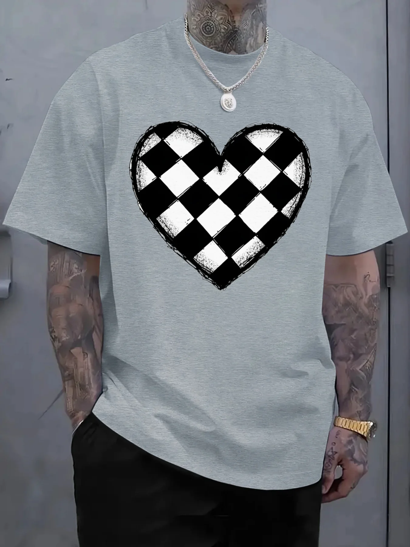 Marineblaues Baumwoll-T-Shirt für Herren, Schachbrett-Herz-Grafik-T-Shirt, weiches Alltags-Rundhals-Shirt für lässige formelle Outfits