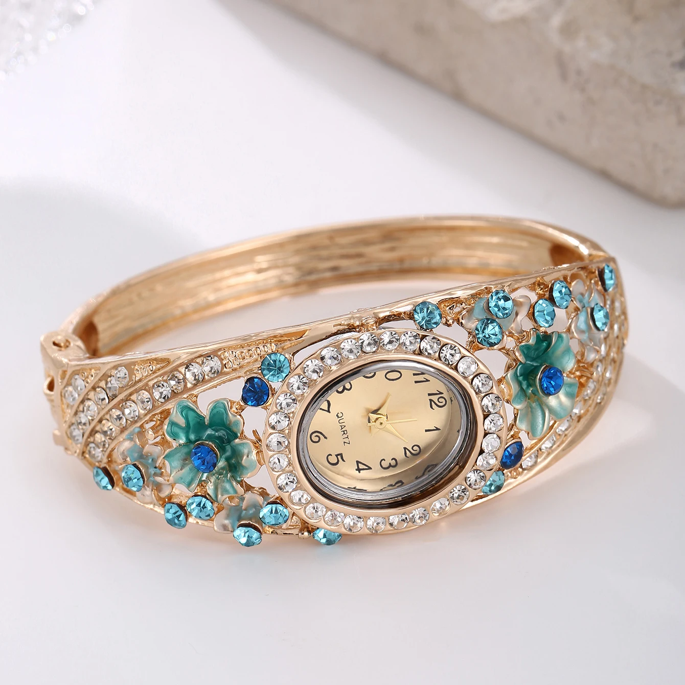 5pcs new trendy women\'s palace style 3D flower inlaid diamond trendy versatile bracelet watch