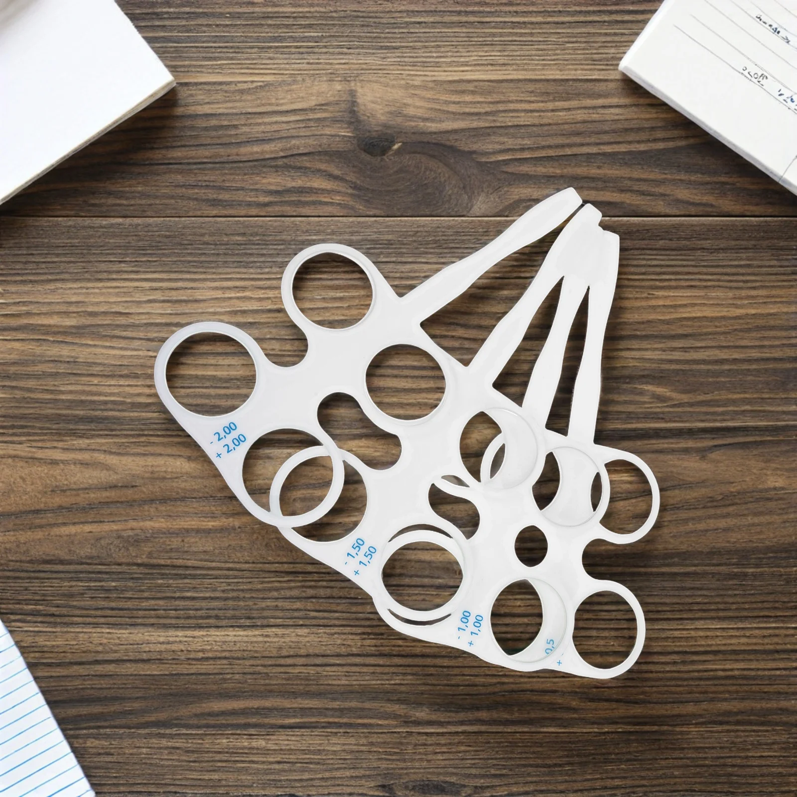 

4Pcs Optometry Instrument Flippers 50 100 150 200 Degrees Optical Lens Vision Training Eye Exercise Device Amblyopia Correction