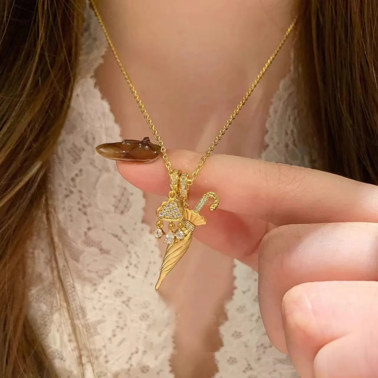 Creative diamonds inlay tassel cloud umbrella pendant and necklace light luxury exquisite collar chain wedding jewelry