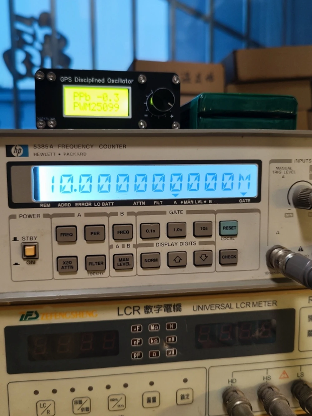 Fonte de referência de frequência GPSDO 10MHz, relógio atômico de rubídio com OCXO, gerador de sinal de oscilador disciplinado GPS