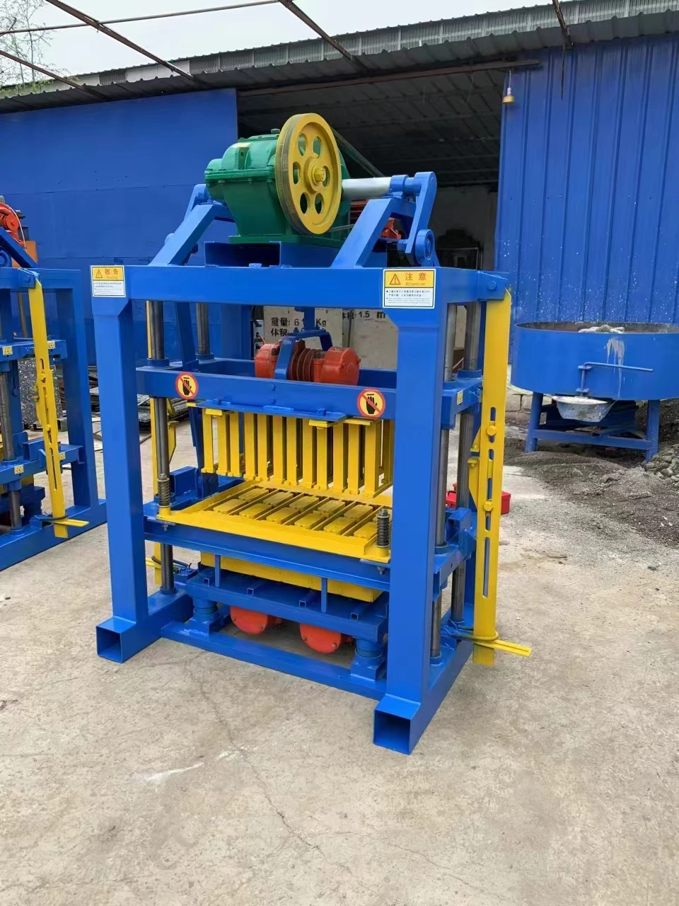 QT4-40 Hollow Block Machine Diesel Building Block Machines Making Egg Layer Brick Making Machine