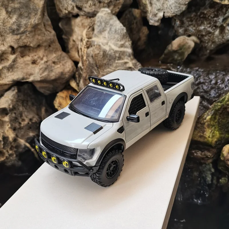 

Jada 1:24 Scale Alloy Ford F-150 SVT Raptor 2011 Pickup Truck Miniature Toy Car Simulation Diecast Classic Model Souvenir Gifts