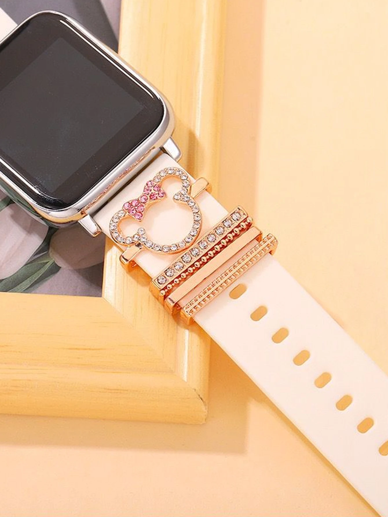 حلقة زخرفية معدنية جذابة لحزام الساعة ، زخرفة ماسية كرتونية ، إكسسوارات حزام سيليكون لسوار iWatch ، 5 *