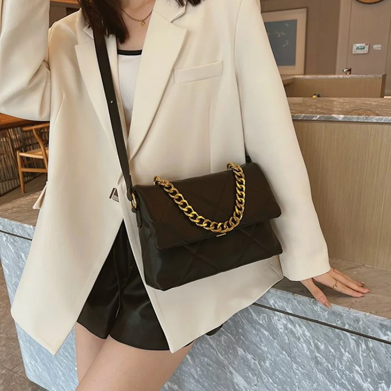 

Fashionable Ladies Crossbody-Bag Crafted From Woodland-Printed Leather Featuring Classic Paris High-End Spacious Daily Look​