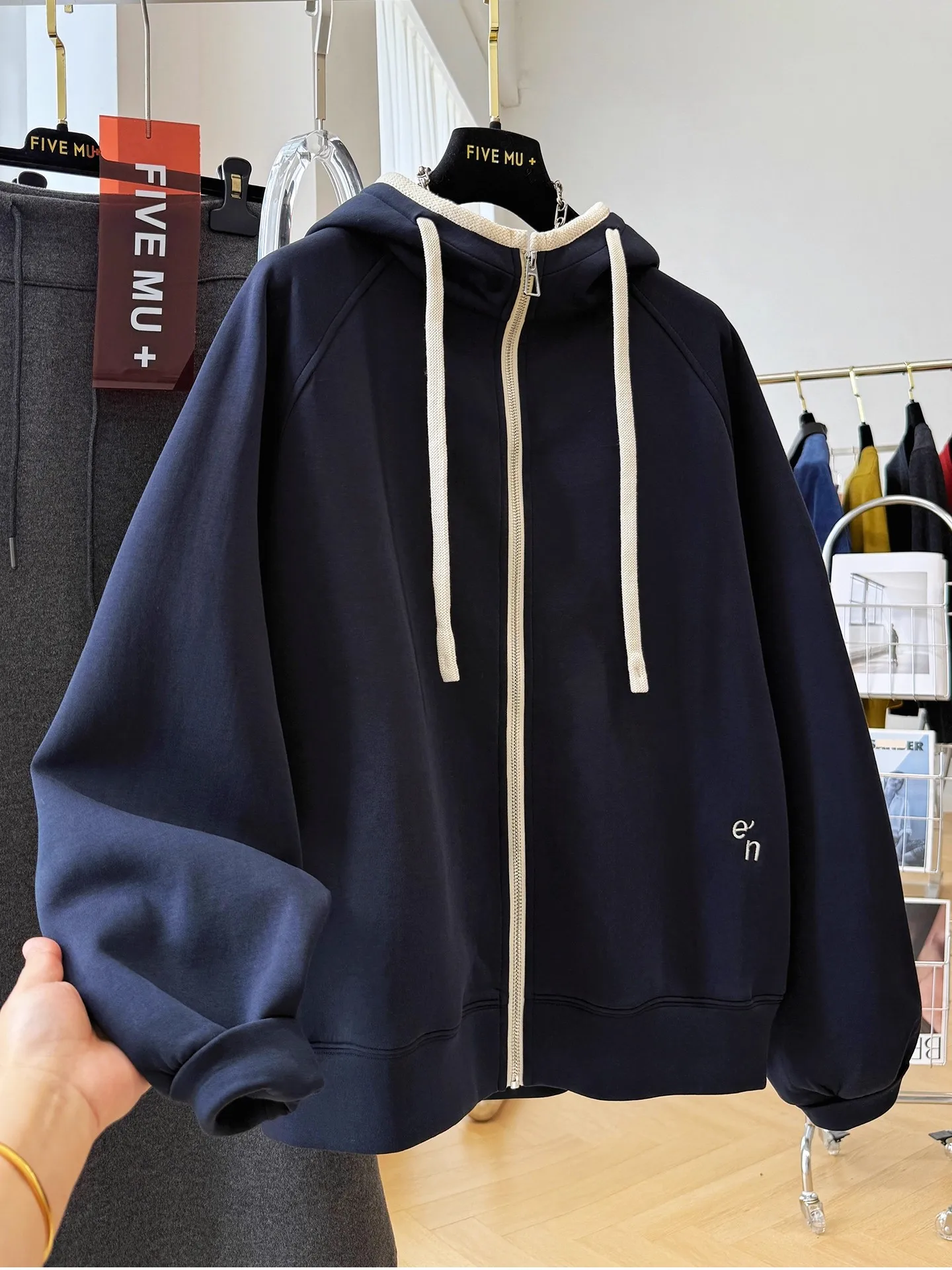 

Женская толстовка-худи больших размеров на молнии, повседневная спортивная кофта в корейском стиле, осенняя верхняя одежда для полных женщин