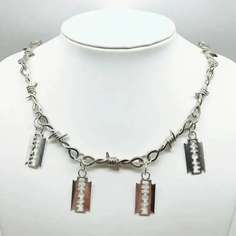 【IIOO】Punk Gothic Thorns Barbed Wire Chain Necklace Vintage Choker Hip Hop Pendant Lock Necklace For Party Birthday Gift
