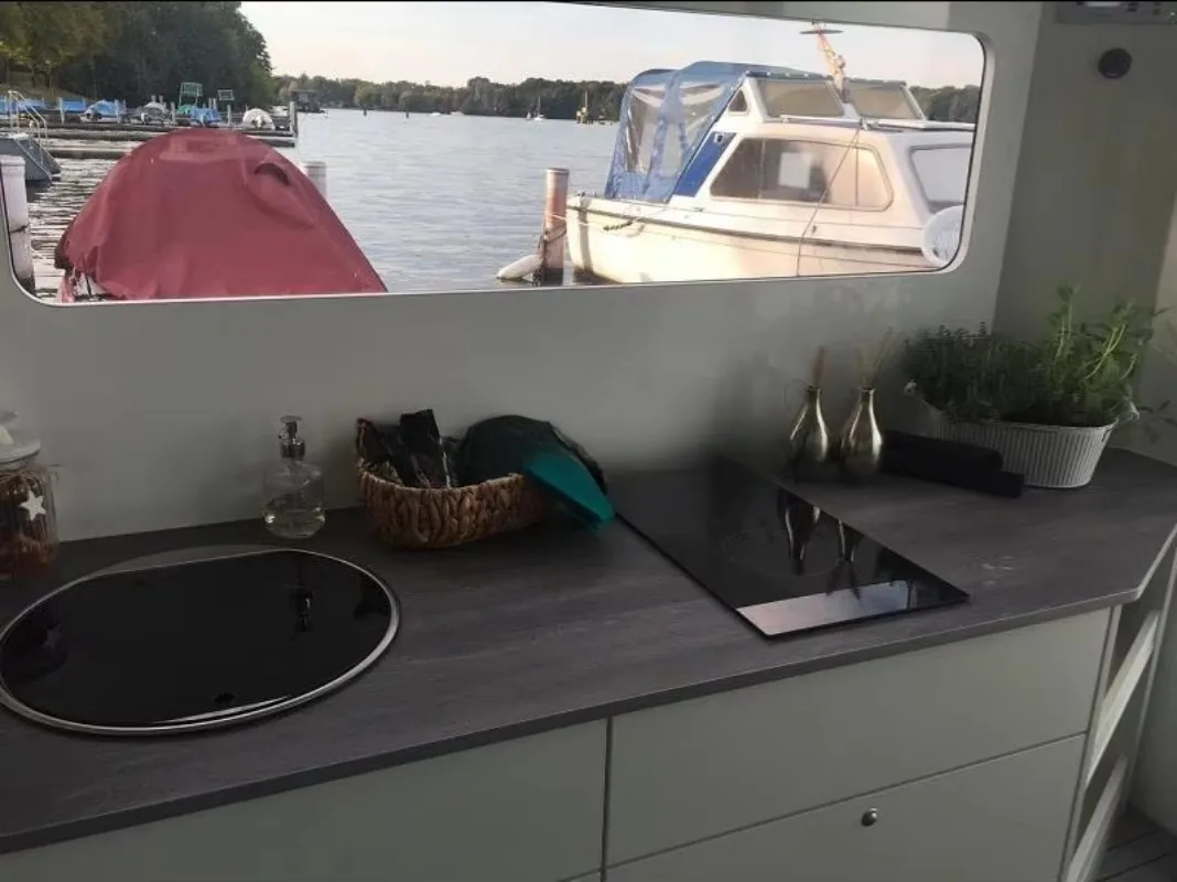 Villa prefabbricata dell'hotel galleggiante Casa prefabbricata Casetta idraulica modulare del barca del resort galleggiante personalizzabile