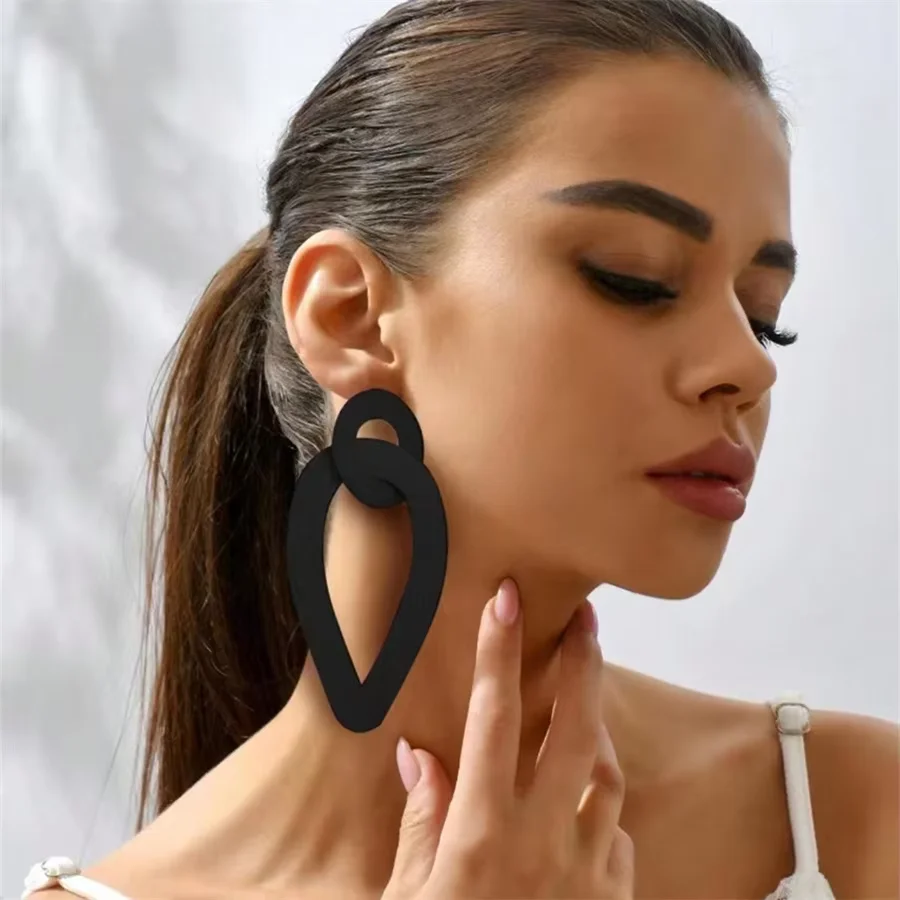 Black Color Big Hollow Out Heart Drop Earring Huge Metal Love Design Party Dangle Earrings Trendy Jewelry