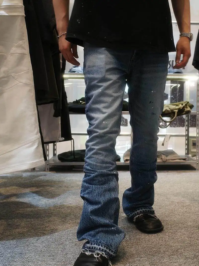 

Retro Washed American Style Graffiti Distressed Jeans Loose Fit Long Trousers Men Women Casual Wear Winter Season Denim Pants