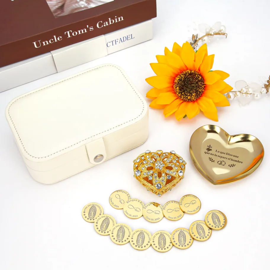 arras-de-mariage-personnalise-vierge-de-guadalupe-avec-boite-en-forme-de-cœur-ornee-d'une-fleur-en-cristal-boite-en-cuir-pu-et-plateau-en-forme-de-cœur