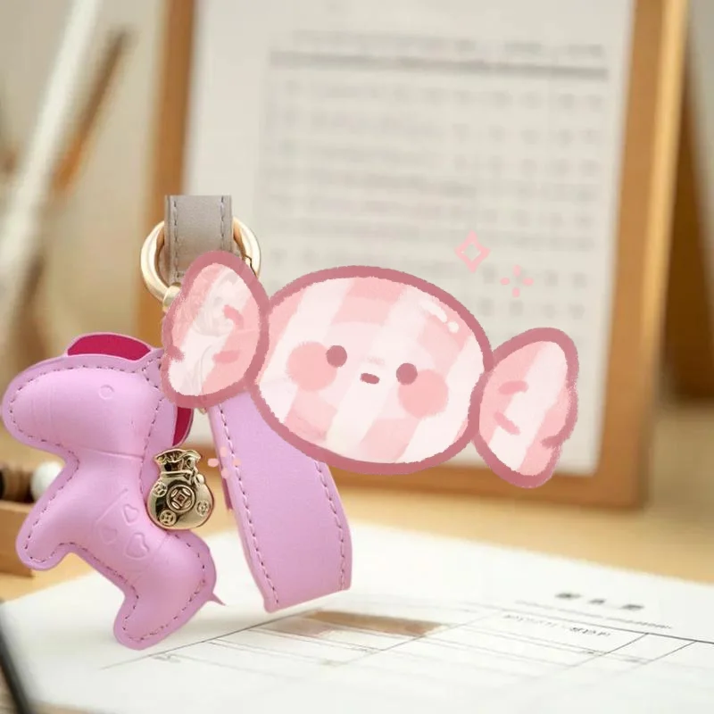 

Брелок с подвеской в виде пони; Кожаный аксессуар-подвеска; Брелок для денег Lucky Horseback; Уникальный новогодний подарок.