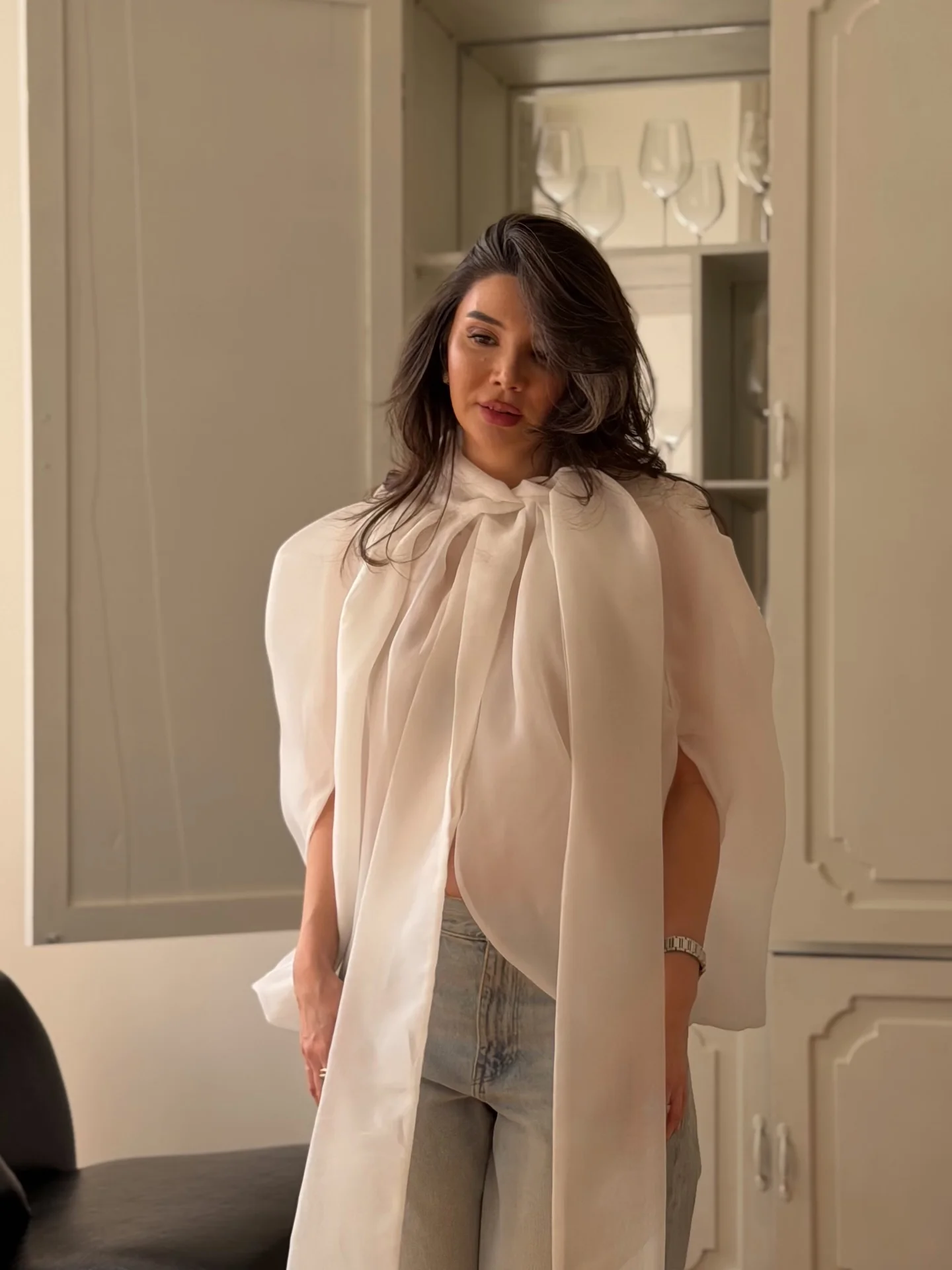 Schicke Damenbluse mit Schleife, Eleganter Ärmelloser Sommer-Pullover mit Hohem Kragen, Vintage Einfarbiges Damen-Oberteil, Vielseitiges High-Street-Top 2026