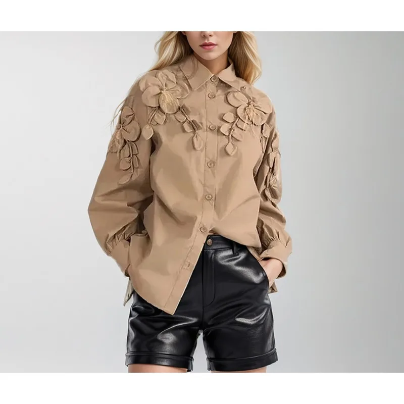 

Style temperament splicing three-dimensional applique blouse, lapel long sleeve splicing single breasted, fashionable blouse