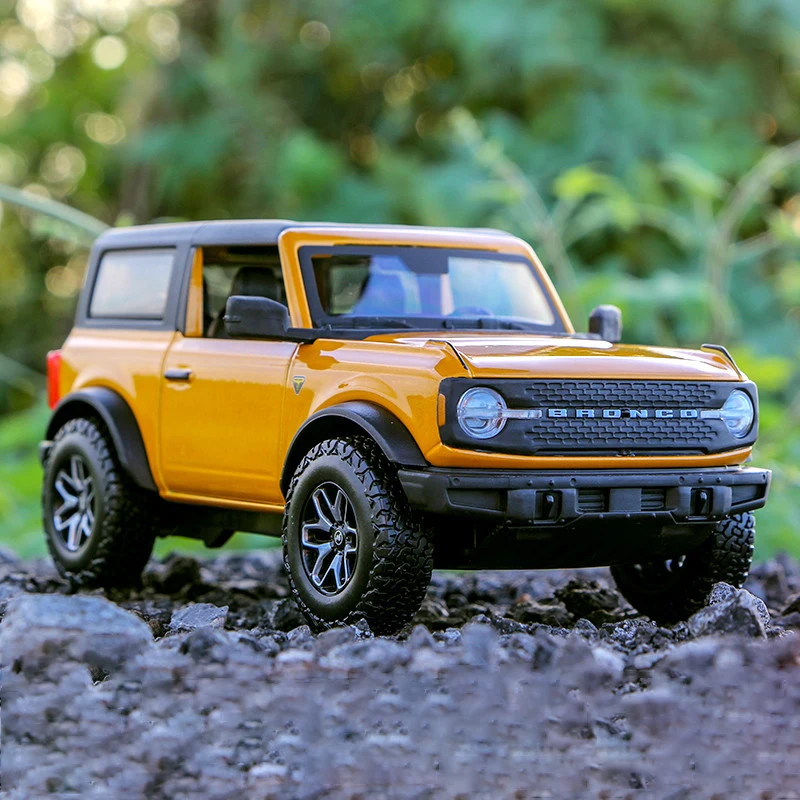 Maisto 1:24 Ford Bronco Badlands 2021 SUV Alloy Car Model Diecasts & Toy Vehicles Collection Car Toy Boy Birthday gifts